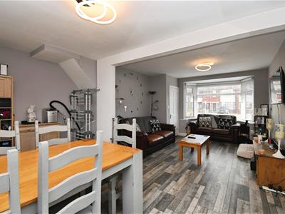 Open plan lounge / dining room